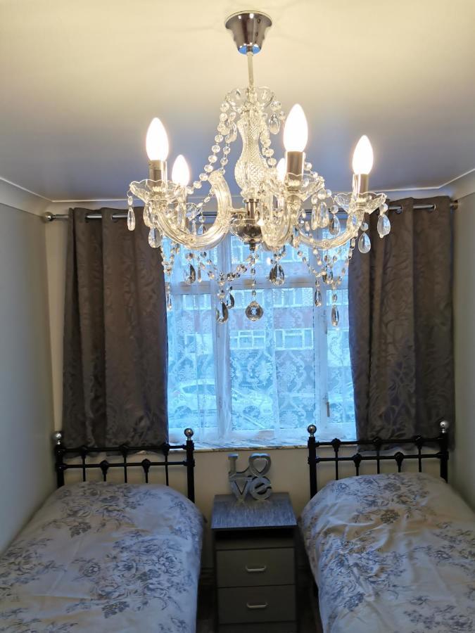 Palaz-2 bedroom flat Edmonton Eksteriør billede