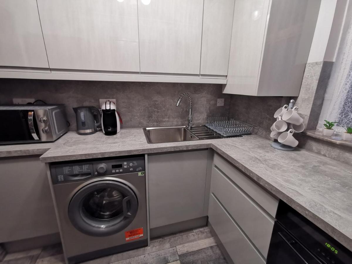 Palaz-2 bedroom flat Edmonton Eksteriør billede