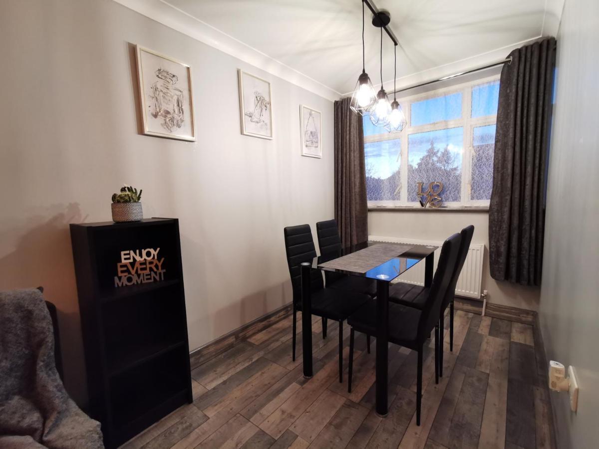 Palaz-2 bedroom flat Edmonton Eksteriør billede