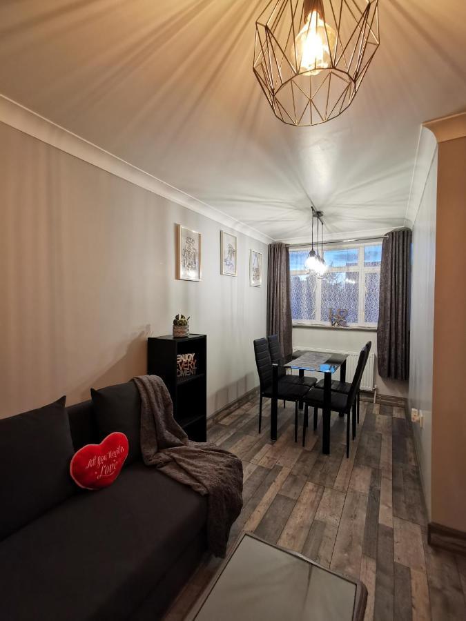 Palaz-2 bedroom flat Edmonton Eksteriør billede