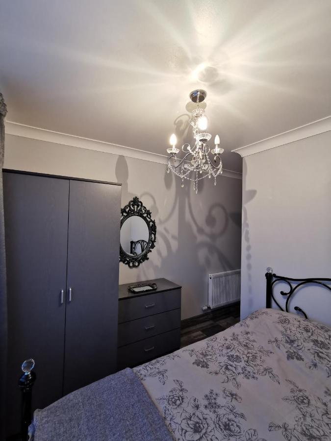 Palaz-2 bedroom flat Edmonton Eksteriør billede