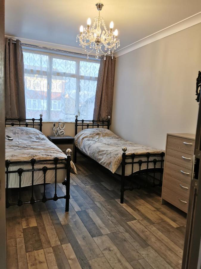 Palaz-2 bedroom flat Edmonton Eksteriør billede