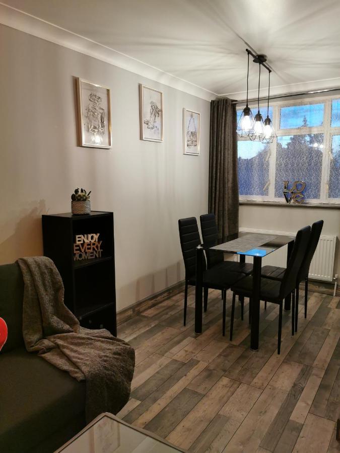 Palaz-2 bedroom flat Edmonton Eksteriør billede