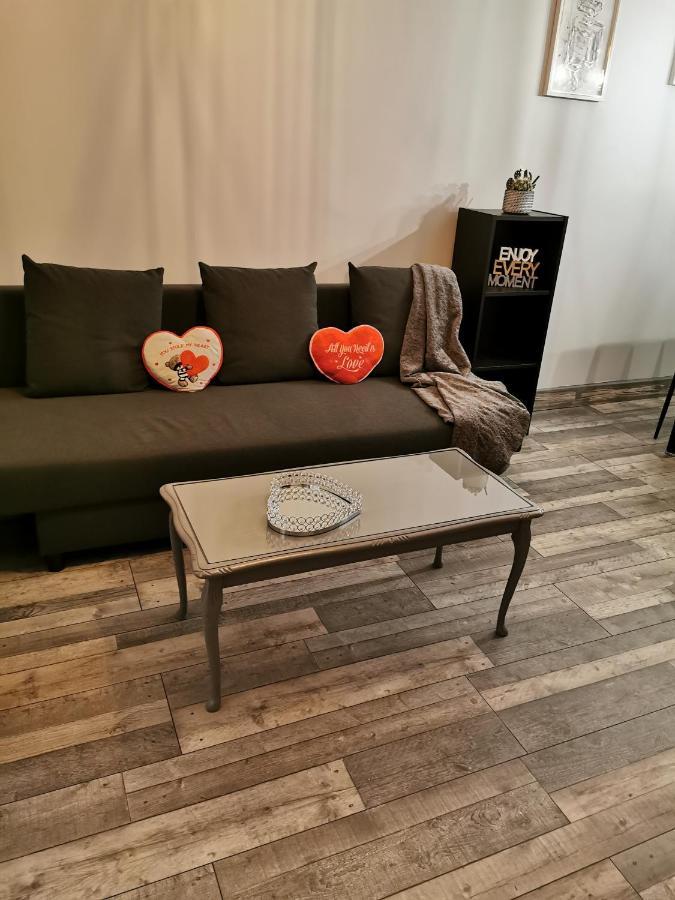 Palaz-2 bedroom flat Edmonton Eksteriør billede