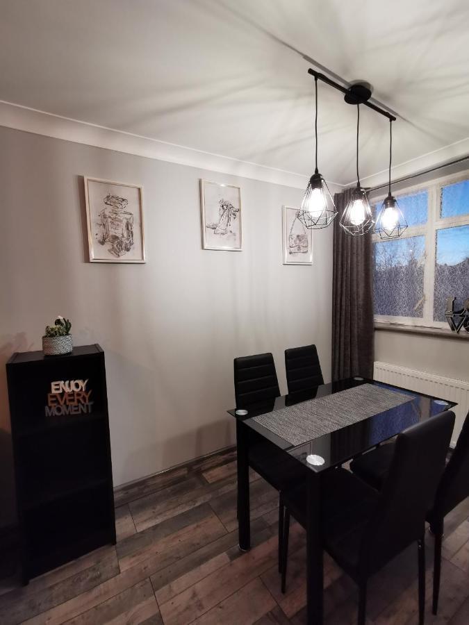 Palaz-2 bedroom flat Edmonton Eksteriør billede