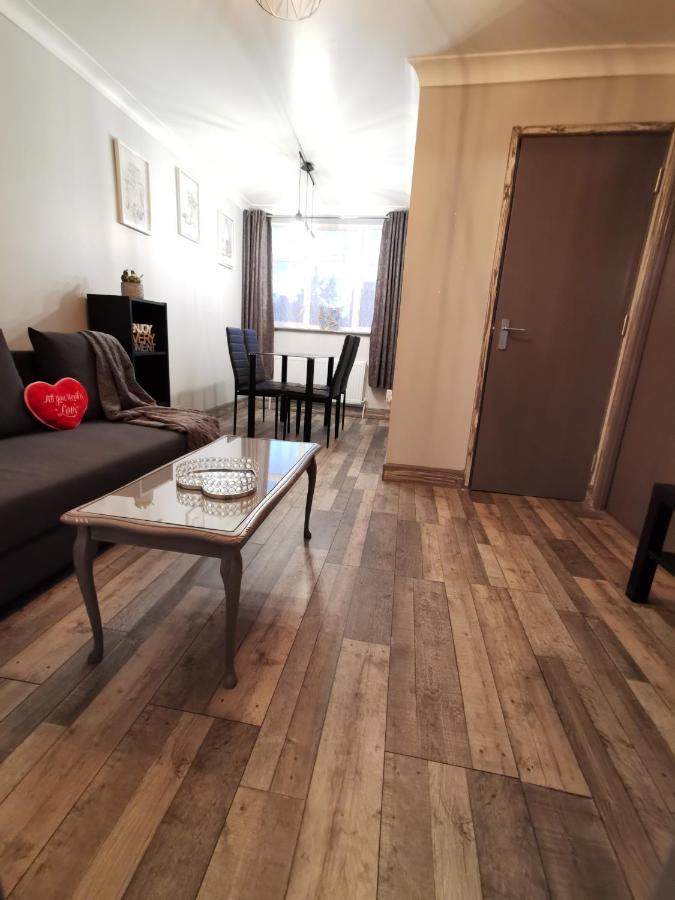 Palaz-2 bedroom flat Edmonton Eksteriør billede