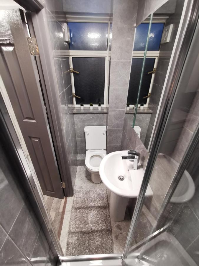 Palaz-2 bedroom flat Edmonton Eksteriør billede
